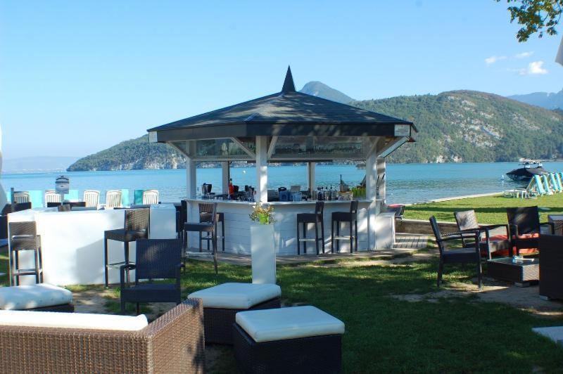 La Baie Des Voiles 3 Chambres 4 A 6 Personnes Au Bord Du Lac Plage Privee Duingt Luaran gambar